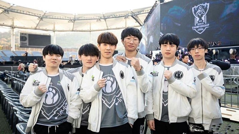 LPL导播出现重大失误！TES阵容“复制粘贴”EDG，难怪宁王会开喷