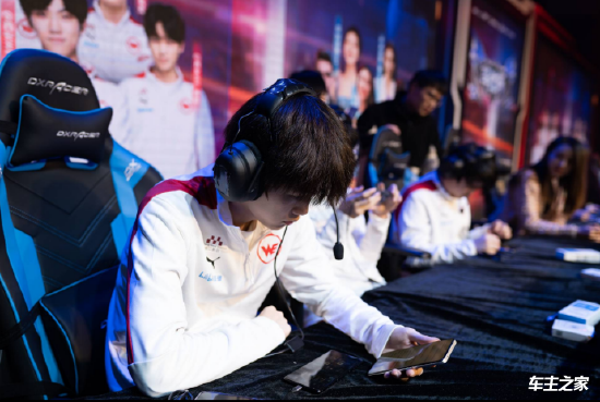 NAF ： ＂我们可以击败排名前10左右的队伍，但一旦遇到前5的队伍，我们就会遇到困难＂