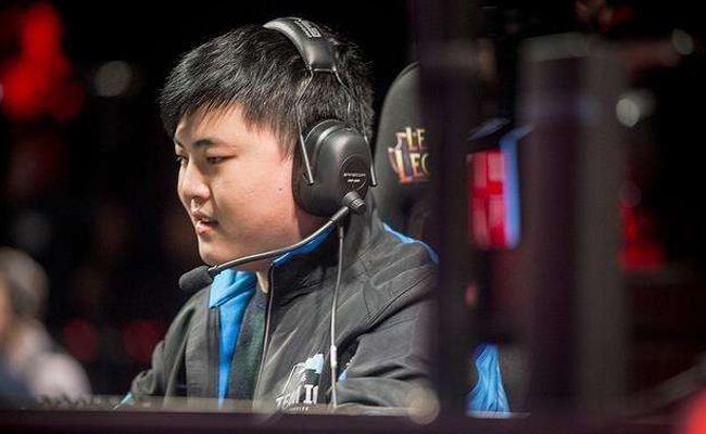 s1mple 在对阵 The MongolZ 的比赛中：“ The MongolZ 像 Major 决赛的赢家一样打球”