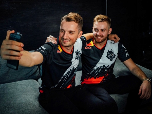 RA俱乐部更新选手照片：选手们已全部抵达深圳训练室积极备战